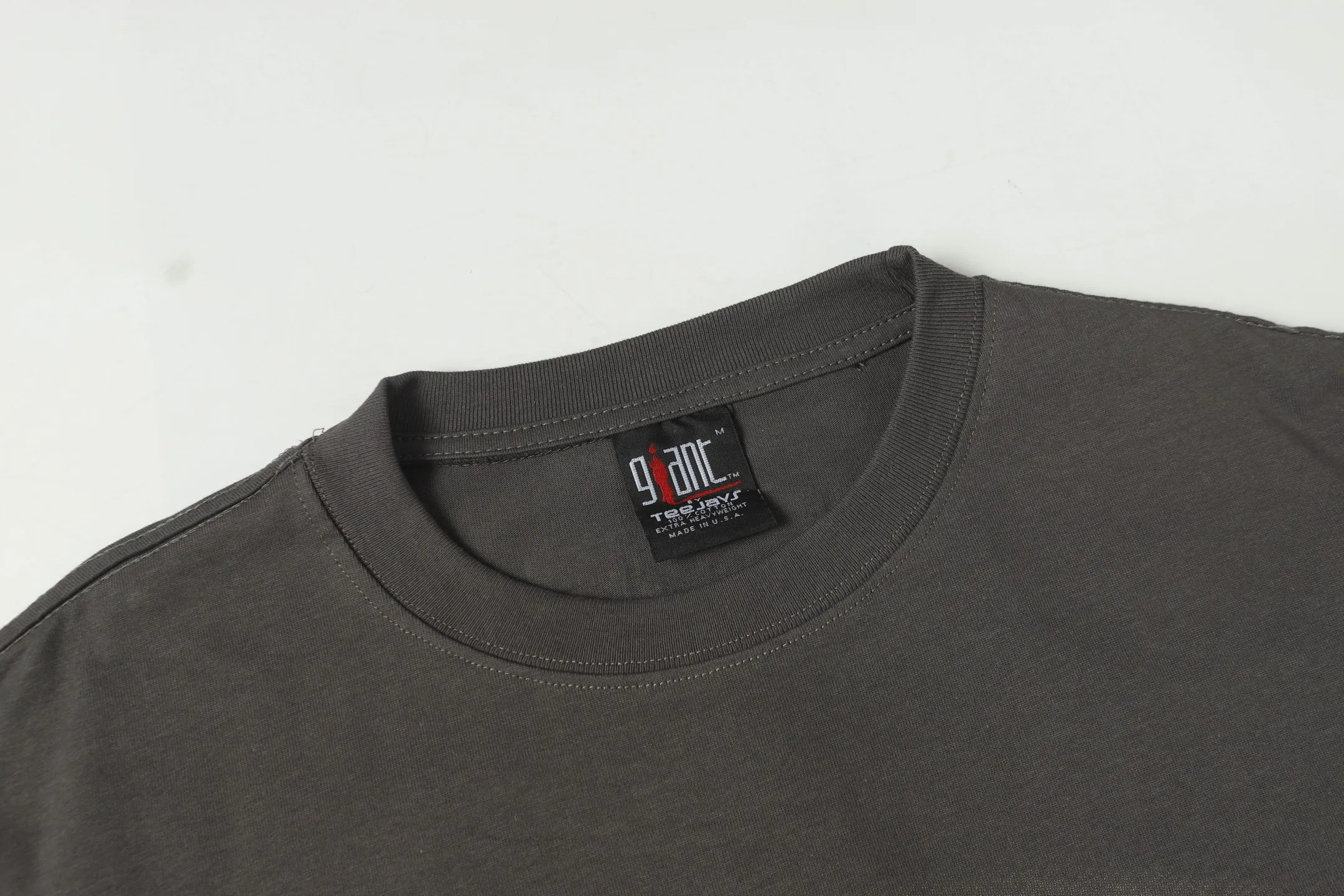 Saint Michael's new summer short-sleeved model number: D3333P110 Color: dark gray Size: S M L XL